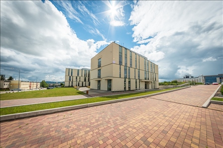 美國斯坦福大學(xué)、加州大學(xué)伯克利分校、加州州立大學(xué)三校博士后研究班